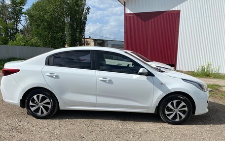 KIA Rio IV, 2017 год, 1 100 000 рублей, 4 фотография