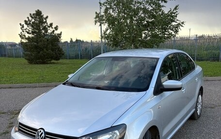 Volkswagen Polo VI (EU Market), 2013 год, 1 050 000 рублей, 1 фотография