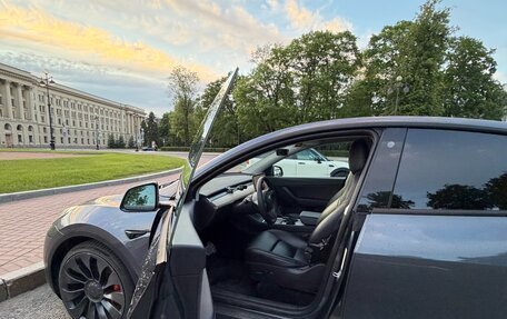Tesla Model Y I, 2022 год, 4 200 000 рублей, 6 фотография
