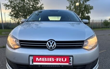 Volkswagen Polo VI (EU Market), 2013 год, 1 050 000 рублей, 24 фотография