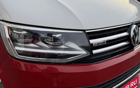 Volkswagen Multivan T6 рестайлинг, 2018 год, 6 600 000 рублей, 4 фотография