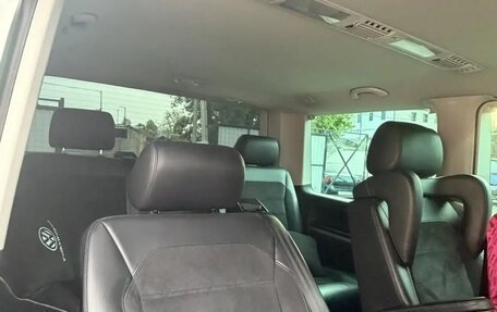 Volkswagen Multivan T6 рестайлинг, 2018 год, 6 600 000 рублей, 17 фотография