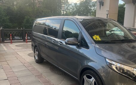Mercedes-Benz V-Класс, 2023 год, 7 800 000 рублей, 2 фотография