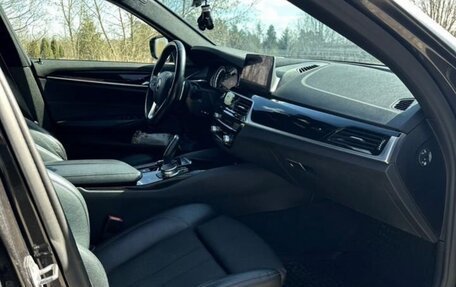 BMW 5 серия, 2019 год, 2 920 000 рублей, 14 фотография