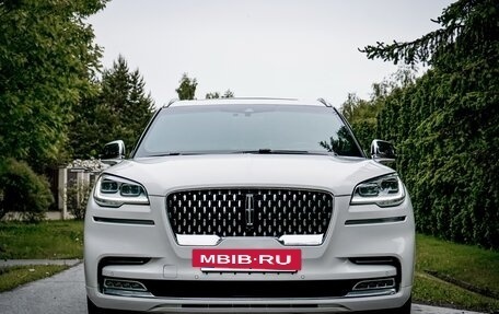 Lincoln Aviator II, 2020 год, 5 700 000 рублей, 2 фотография