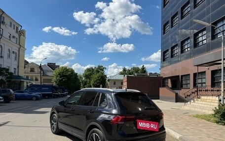 Volkswagen Tiguan II, 2020 год, 3 000 000 рублей, 13 фотография