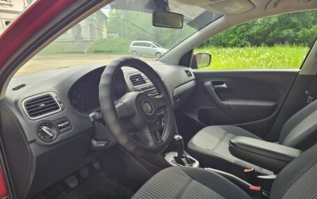 Volkswagen Polo VI (EU Market), 2011 год, 670 000 рублей, 26 фотография
