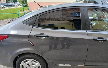 Hyundai Solaris II рестайлинг, 2012 год, 400 000 рублей, 6 фотография