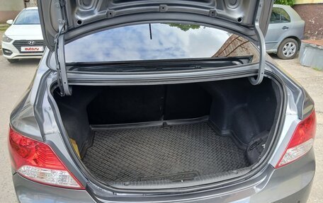 Hyundai Solaris II рестайлинг, 2012 год, 400 000 рублей, 13 фотография