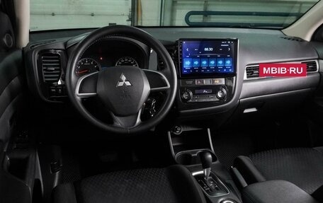 Mitsubishi Outlander III рестайлинг 3, 2014 год, 1 449 000 рублей, 6 фотография