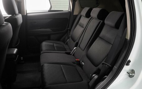 Mitsubishi Outlander III рестайлинг 3, 2014 год, 1 449 000 рублей, 9 фотография