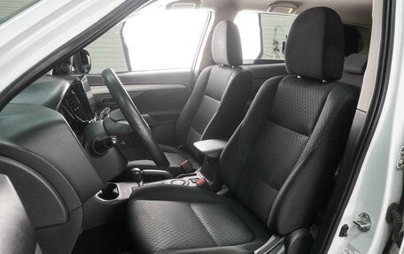 Mitsubishi Outlander III рестайлинг 3, 2014 год, 1 449 000 рублей, 10 фотография