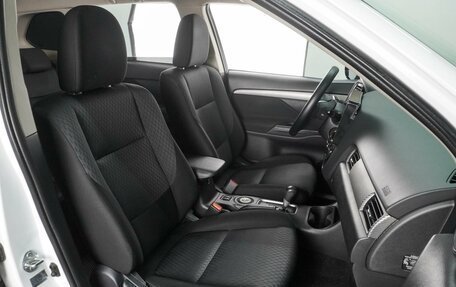 Mitsubishi Outlander III рестайлинг 3, 2014 год, 1 449 000 рублей, 8 фотография