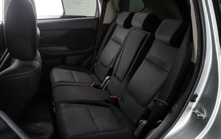 Mitsubishi Outlander III рестайлинг 3, 2017 год, 1 899 000 рублей, 9 фотография