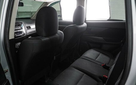 Mitsubishi Outlander III рестайлинг 3, 2017 год, 1 899 000 рублей, 11 фотография