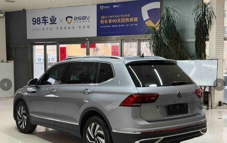 Volkswagen Tiguan II, 2022 год, 2 650 000 рублей, 6 фотография