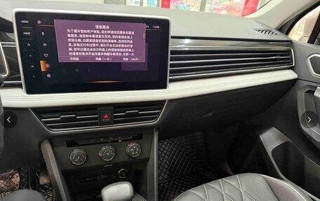 Volkswagen Tiguan II, 2022 год, 2 650 000 рублей, 12 фотография