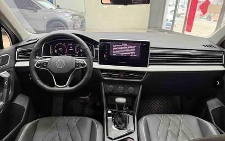 Volkswagen Tiguan II, 2022 год, 2 650 000 рублей, 9 фотография