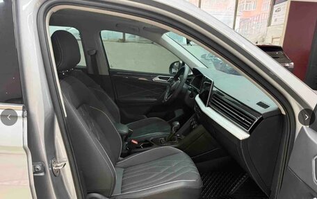 Volkswagen Tiguan II, 2022 год, 2 650 000 рублей, 16 фотография