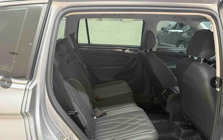 Volkswagen Tiguan II, 2022 год, 2 650 000 рублей, 20 фотография