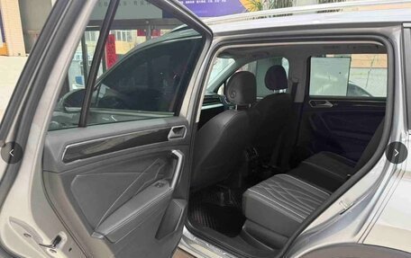 Volkswagen Tiguan II, 2022 год, 2 650 000 рублей, 18 фотография