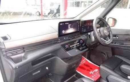 Nissan Serena, 2023 год, 2 300 000 рублей, 20 фотография