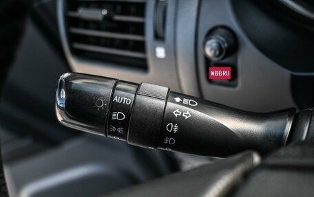 Toyota Land Cruiser Prado 150 рестайлинг 2, 2012 год, 2 649 000 рублей, 16 фотография
