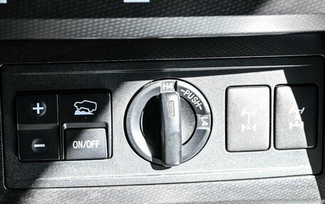 Toyota Land Cruiser Prado 150 рестайлинг 2, 2012 год, 2 649 000 рублей, 20 фотография