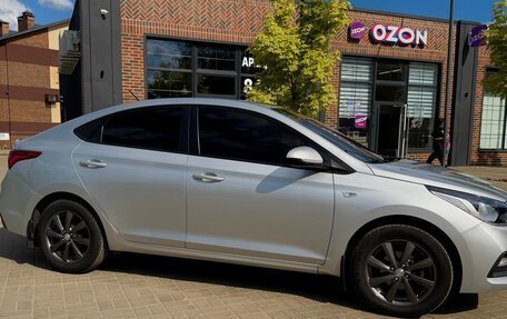 Hyundai Solaris II рестайлинг, 2018 год, 1 072 000 рублей, 3 фотография
