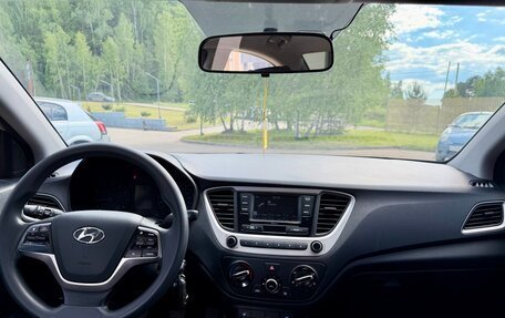 Hyundai Solaris II рестайлинг, 2018 год, 1 072 000 рублей, 12 фотография