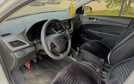 Hyundai Solaris II рестайлинг, 2018 год, 1 072 000 рублей, 19 фотография