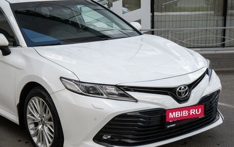 Toyota Camry, 2018 год, 2 675 000 рублей, 6 фотография