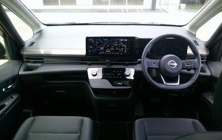 Nissan Serena, 2023 год, 2 500 000 рублей, 7 фотография