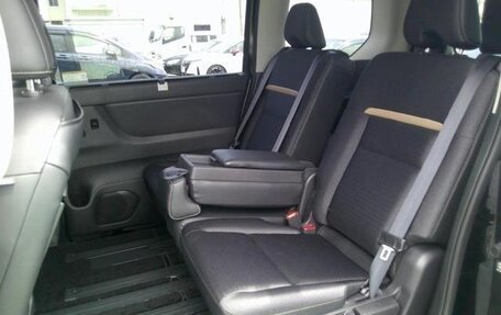 Nissan Serena, 2023 год, 2 500 000 рублей, 21 фотография