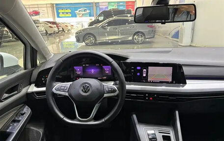 Volkswagen Golf VIII, 2021 год, 1 450 000 рублей, 10 фотография