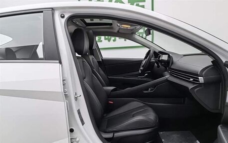 Hyundai Elantra, 2023 год, 1 120 000 рублей, 22 фотография