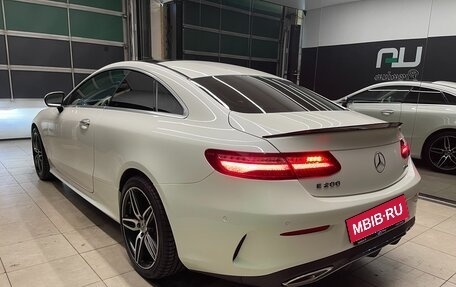 Mercedes-Benz E-Класс, 2019 год, 5 000 000 рублей, 4 фотография