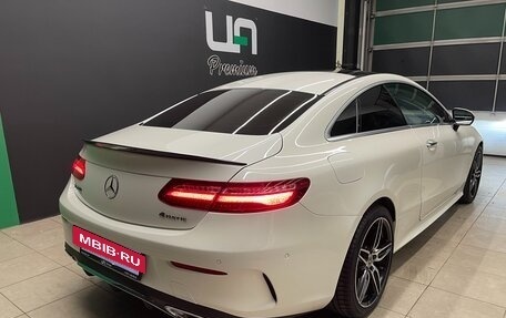 Mercedes-Benz E-Класс, 2019 год, 5 000 000 рублей, 6 фотография
