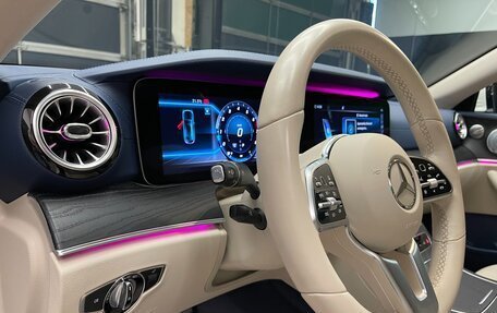 Mercedes-Benz E-Класс, 2019 год, 5 000 000 рублей, 15 фотография