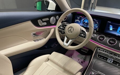 Mercedes-Benz E-Класс, 2019 год, 5 000 000 рублей, 24 фотография