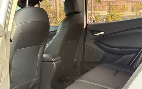 Chevrolet Tracker, 2023 год, 1 387 125 рублей, 22 фотография
