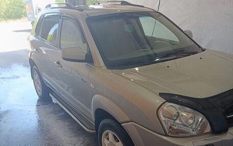 Hyundai Tucson III, 2004 год, 600 000 рублей, 2 фотография