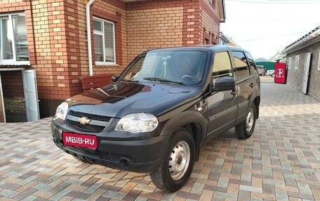 Chevrolet Niva I рестайлинг, 2020 год, 750 000 рублей, 1 фотография