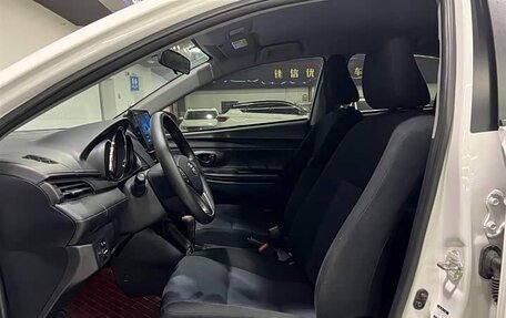 Toyota Yaris XP150 рестайлинг, 2022 год, 1 120 010 рублей, 15 фотография