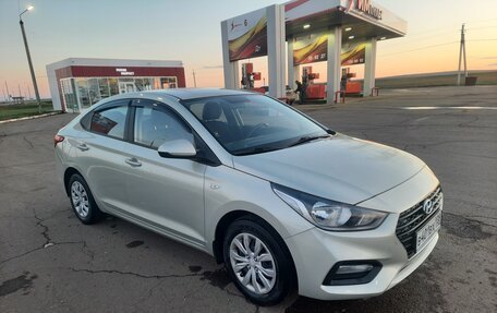 Hyundai Solaris II рестайлинг, 2019 год, 1 390 000 рублей, 4 фотография