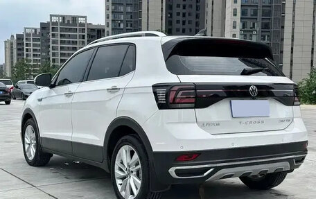 Volkswagen T-Cross I, 2022 год, 1 300 000 рублей, 4 фотография