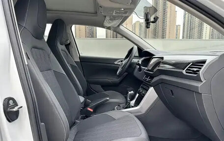 Volkswagen T-Cross I, 2022 год, 1 300 000 рублей, 9 фотография