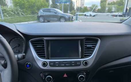 Hyundai Solaris II рестайлинг, 2017 год, 1 297 890 рублей, 13 фотография