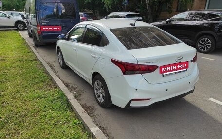 Hyundai Solaris II рестайлинг, 2018 год, 1 100 000 рублей, 3 фотография