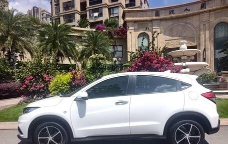 Honda Vezel, 2022 год, 1 420 000 рублей, 4 фотография